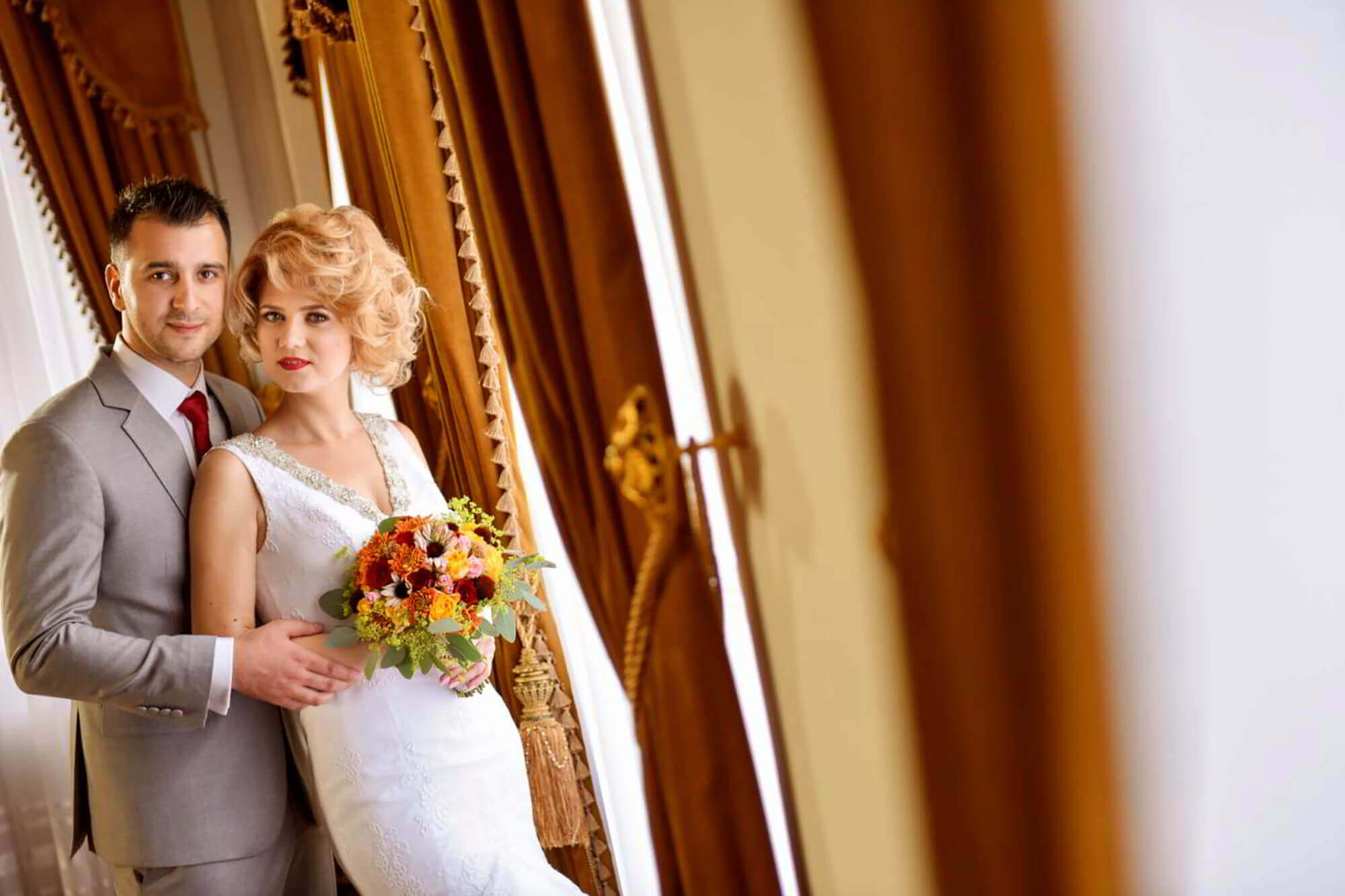 The Importance of Professional Lighting in Wedding Photography