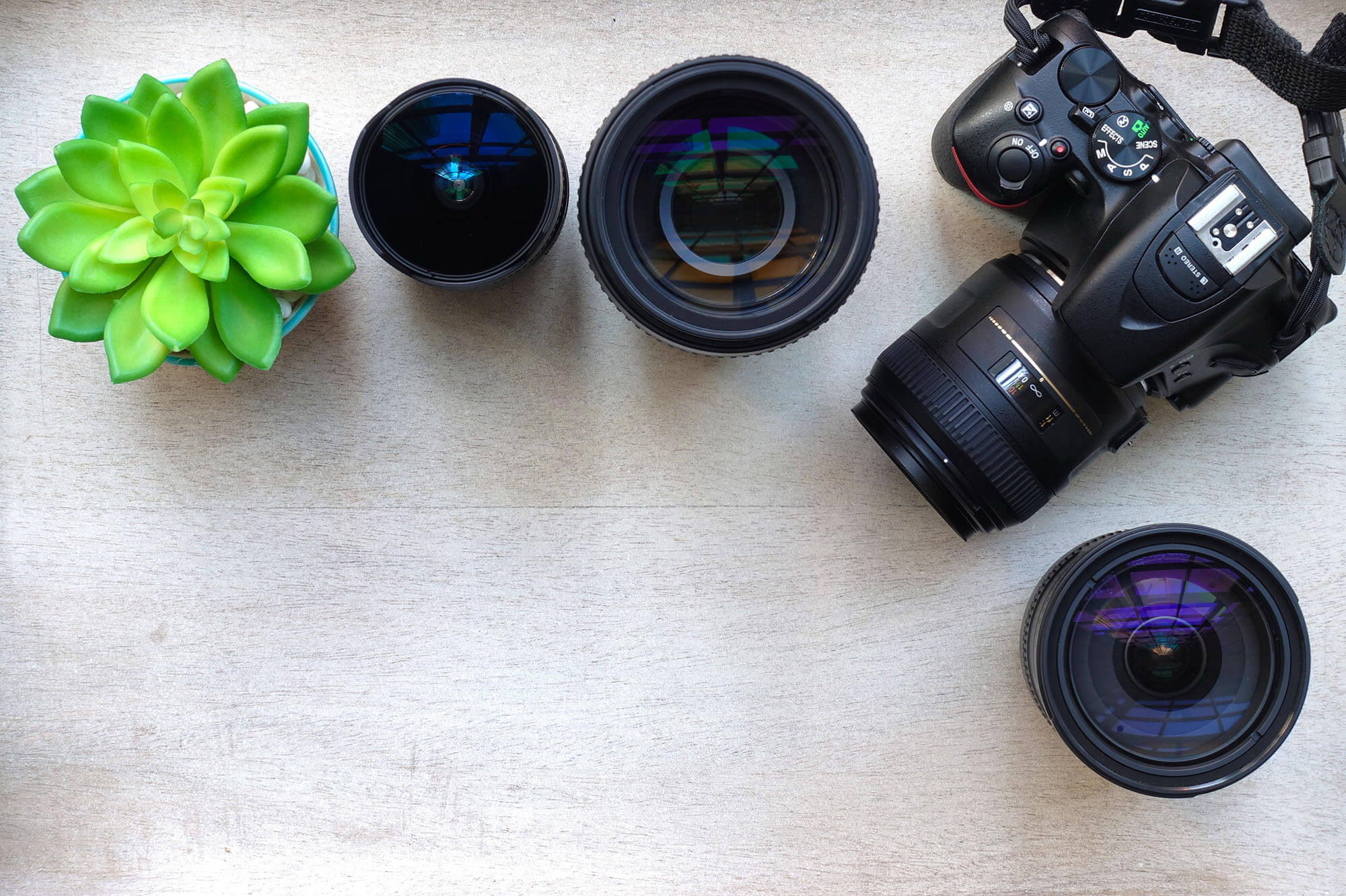How to Choose the Best Lenses for Wedding Photography
