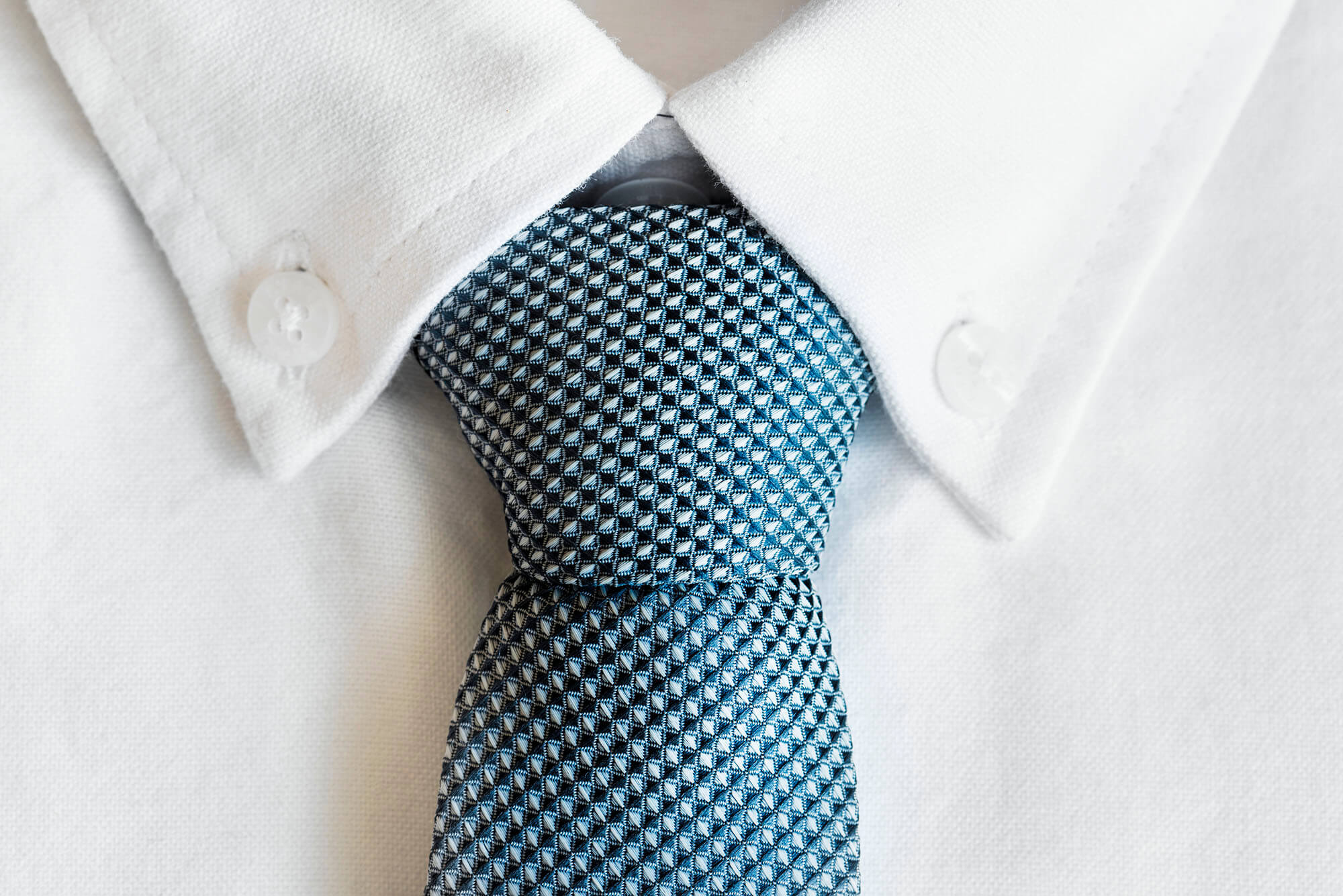 How to Tie a Tie for a Wedding